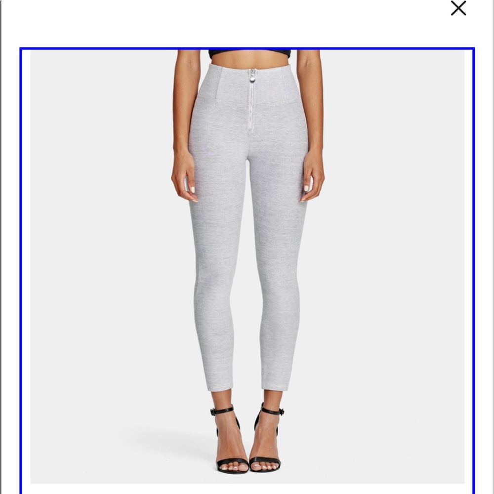 FREDDY’S WR.UP® Fashion - High Waisted - 7/8 Length - Light Melange Grey
Size: S